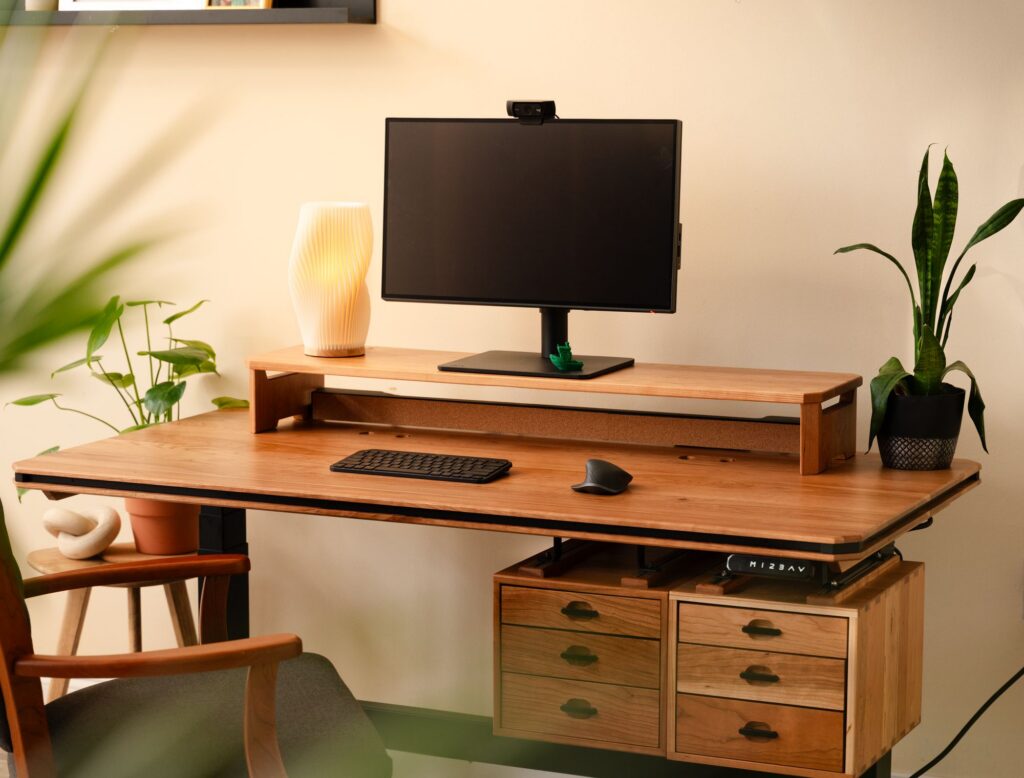 Modular Desk by Wyrmwood